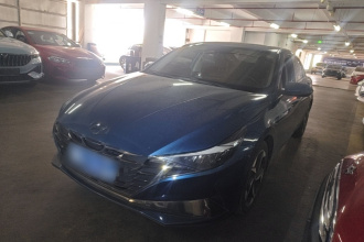 现代 伊兰特 2021款 1.5L CVT LUX尊贵版