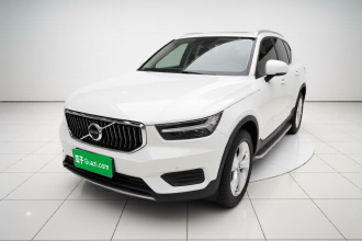 沃尔沃XC40 2021款 T4 四驱智行时尚版