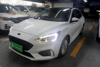 福特 福克斯 2020款 三厢 EcoBoost 180 自动锋潮型