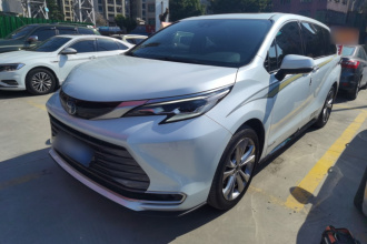 丰田 赛那SIENNA 2023款 2.5L混动 尊贵版