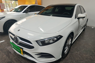 奔驰A级 2022款 改款 A 200 L 运动轿车时尚型