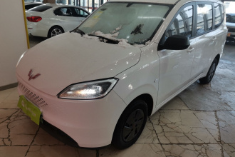 五菱汽车 五菱宏光新能源 2025款 增程式混动 50KM 舒适型