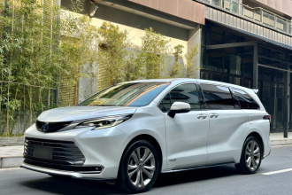 丰田 赛那SIENNA 2023款 2.5L混动 尊贵版