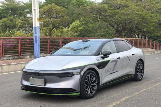 极氪007 2024款 四驱智驾版 75kWh