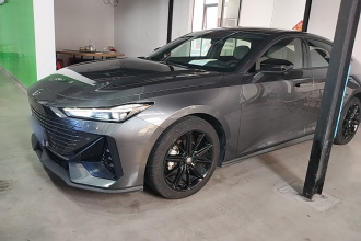 长安UNI-V 2022款 1.5T 尊贵型
