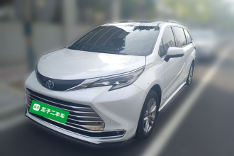丰田 赛那SIENNA 2023款 2.5L混动 舒适版