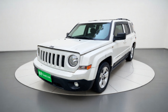 Jeep 自由客 2014款 2.4L 运动版