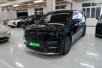 极氪009 2024款 七座过道版四驱 108kWh