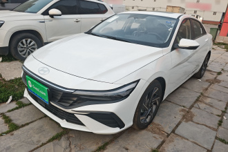 现代 伊兰特 2023款 1.5L CVT LUX尊贵版