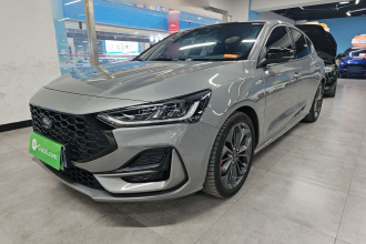 福特 福克斯 2022款 两厢 EcoBoost 180 自动ST Line