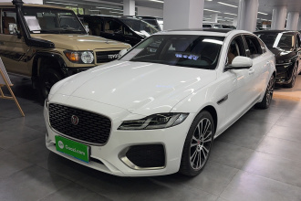 捷豹XFL 2024款 2.0T P250 两驱尊享豪华版