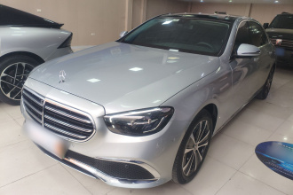 奔驰E级新能源 2022款 改款二 E 350 e L 插电式混合动力轿车