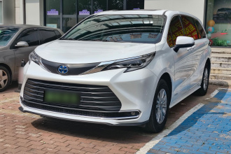 丰田 赛那SIENNA 2023款 2.5L混动 舒适版
