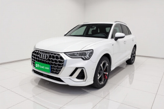 奥迪Q3 2025款 45周年典藏版 35TFSI 时尚动感型