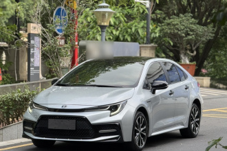 丰田 雷凌 2022款 双擎 1.8H E-CVT运动版