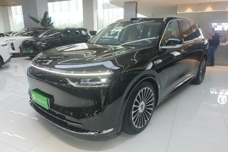 鸿蒙智行 问界M8 2025款 增程 Ultra版 53.4kWh 6座版 (192线激光雷达）