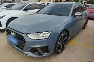 奥迪A4L 2022款 40 TFSI quattro RS套件燃速型