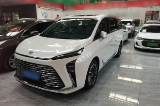 别克GL8 2025款 陆尊 智享版