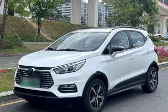 比亚迪 元新能源 2018款 EV360 智联炫酷型