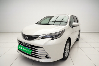 丰田 赛那SIENNA 2023款 2.5L混动 舒适版