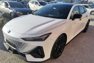 长安UNI-V 2022款 1.5T 尊贵型