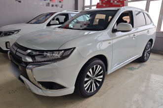 三菱 欧蓝德 2021款 改款 2.0L 两驱畅行版 5座