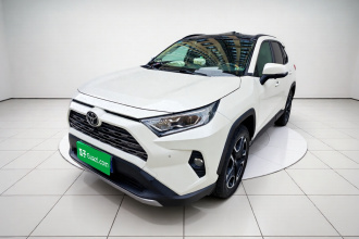 丰田 RAV4荣放 2020款 2.0L CVT两驱尊贵版