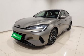 比亚迪 海豹 2023款 DM-i 1.5L 121km 尊贵型