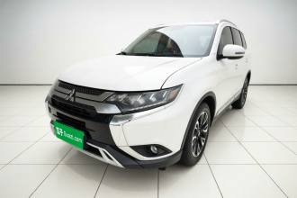 三菱 欧蓝德 2020款 2.4L 四驱致享版 5座