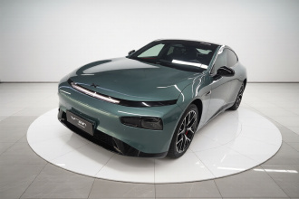 小鹏P7 2023款 P7i 610 鹏翼性能版