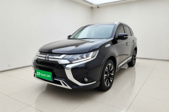 三菱 欧蓝德 2019款 2.4L 四驱致享版 5座 国VI