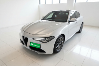 阿尔法·罗密欧 Giulia朱丽叶 2017款 2.0T 200HP 豪华版