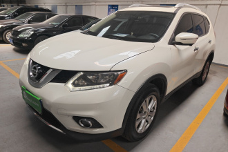 日产 奇骏 2015款 2.0L CVT舒适MAX版 2WD