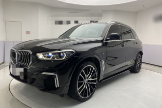 宝马X5 2022款 改款 xDrive 40Li 尊享型M运动套装