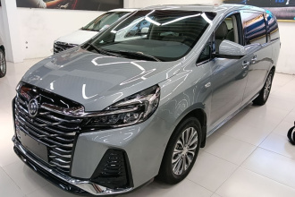 别克GL8 2023款 陆上公务舱 尊贵型