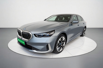 宝马i5 2025款 xDrive 50L 豪华套装