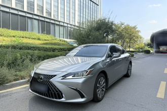雷克萨斯ES 2023款 200 卓越版