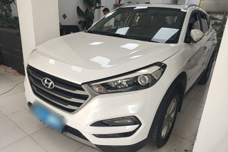 现代 途胜 2015款 1.6T 双离合两驱智能型