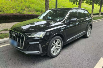 奥迪Q7 2023款 45 TFSI quattro S line运动型