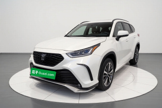 丰田 皇冠陆放 2026款 2.5L HEV四驱尊贵版