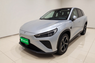 哪吒汽车 哪吒L 2024款 增程 310 闪充红衣版