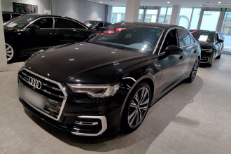 奥迪A6L 2025款 改款 45 TFSI 臻选动感型