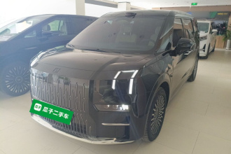 极氪009 2024款 六座行政版四驱 108kWh