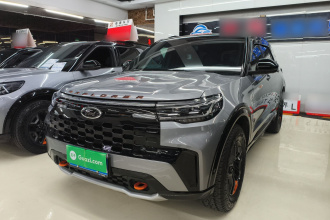 福特 探险者 2023款 EcoBoost 285 昆仑巅峰版 6座