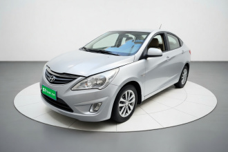 现代 瑞纳 2013款 三厢 1.4L 自动标准型GL
