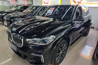 宝马X5 2022款 改款 xDrive 30Li 尊享型M运动套装