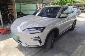 比亚迪 宋PLUS新能源 2024款 荣耀版 EV 520km 旗舰型