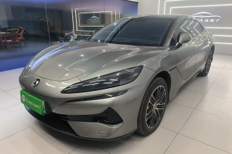 腾势Z9GT 2024款 1100四驱Max版