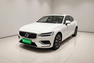 沃尔沃S60 2023款 B4 智远豪华版