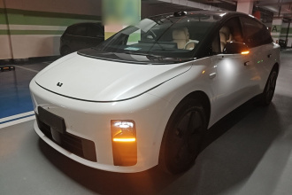 理想汽车 理想i6 2025款 两驱标准版